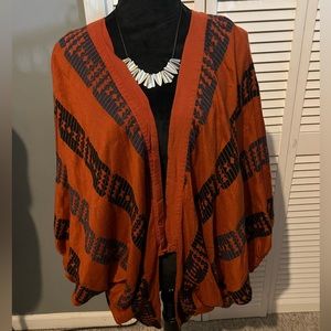 Universal Thread osfm throw with ballon sleeves